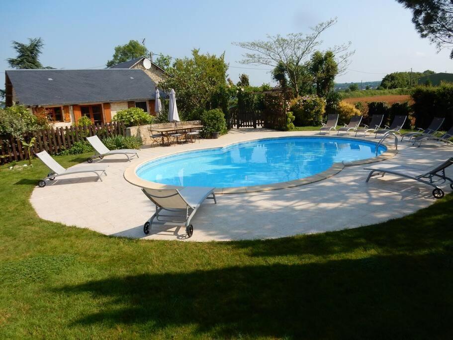 3 Self-Contained Gites With Pool And Games Room Saint-Georges-de-Noisné Zewnętrze zdjęcie