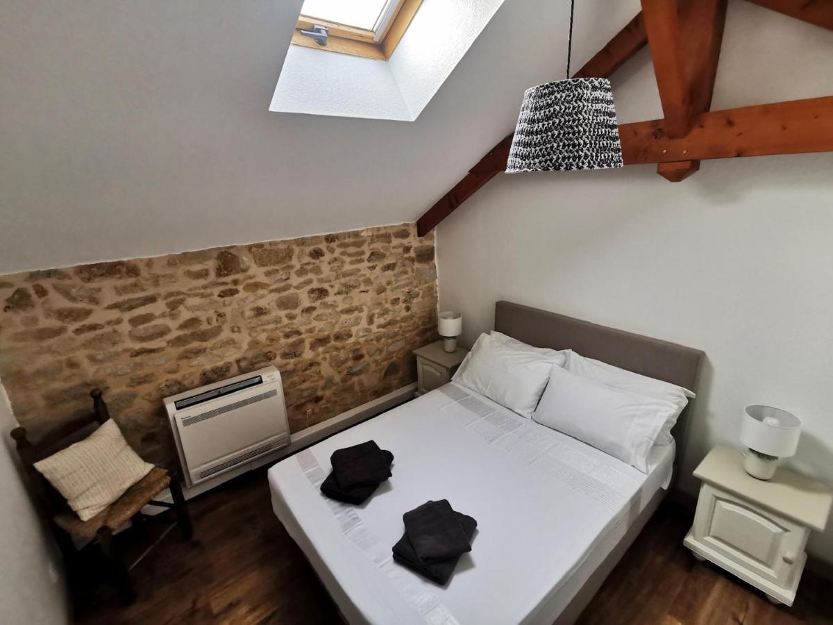 3 Self-Contained Gites With Pool And Games Room Saint-Georges-de-Noisné Zewnętrze zdjęcie